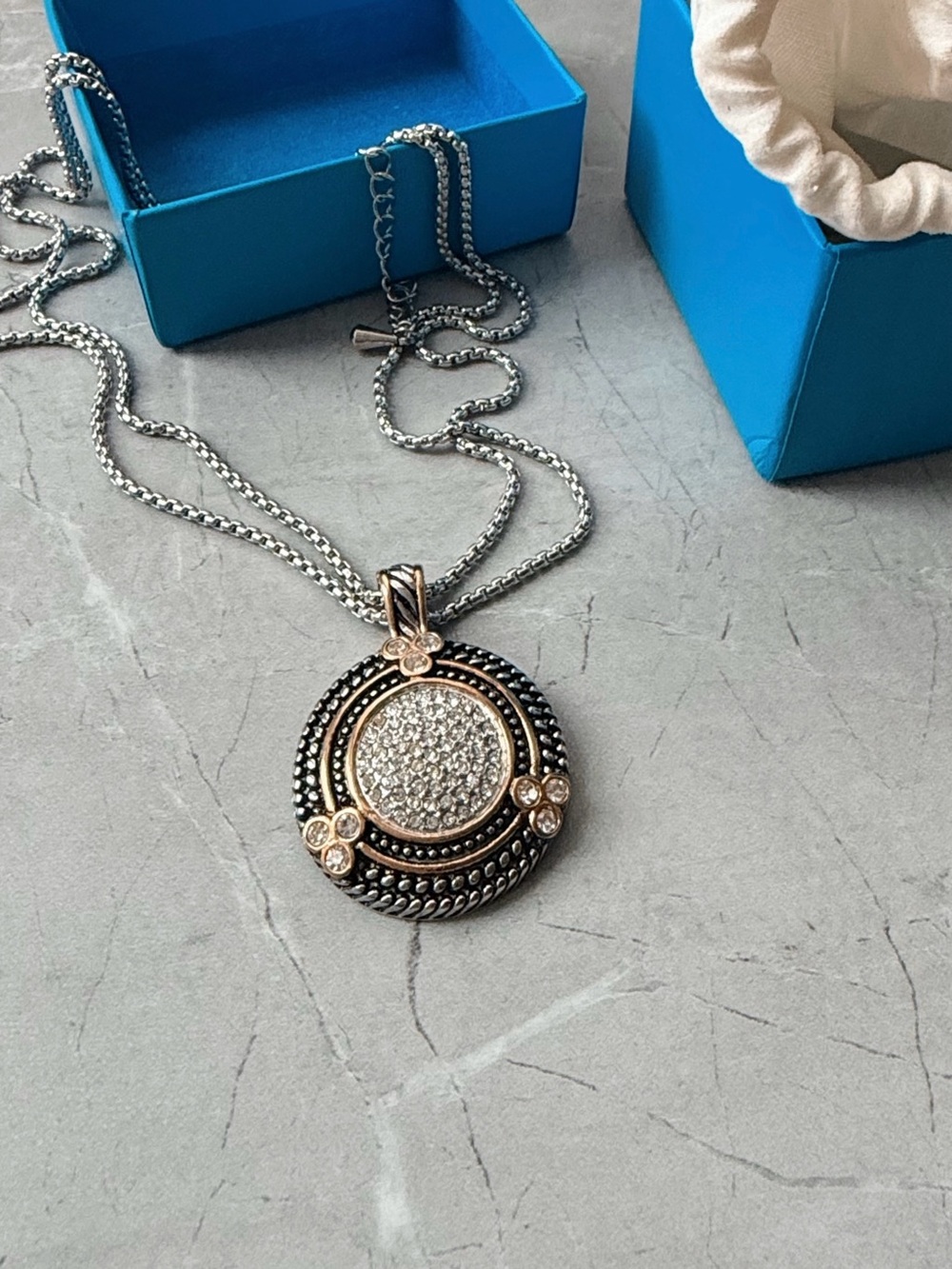 Vintage 00s DSMK stainless steel 2 tone large pendant necklace